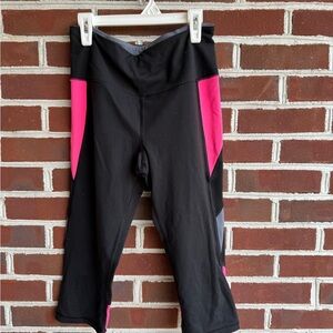 Victoria’s Secret Capri Black and Pink Leggings